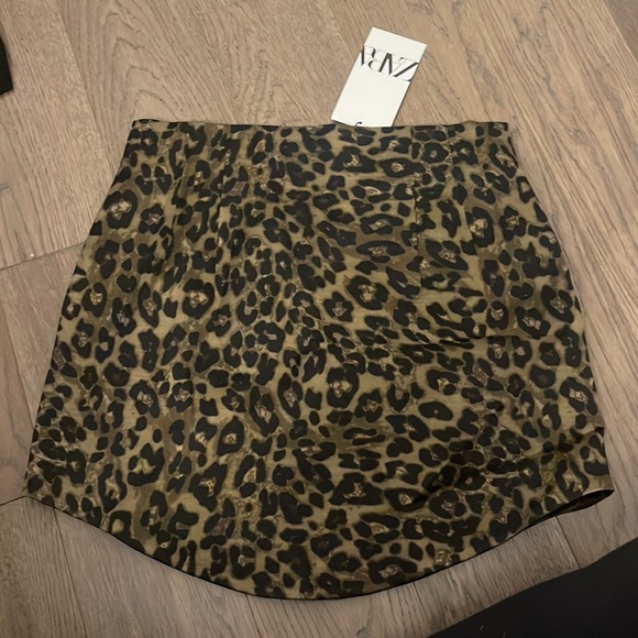 Zara leopard skirt - Picture 2 of 3